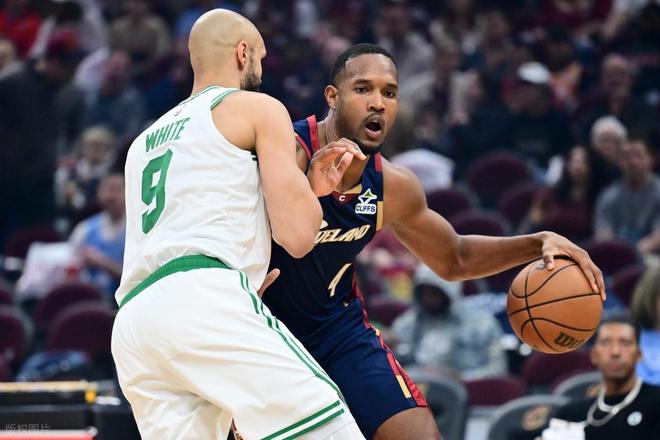 凯尔特人客场力克骑士 塔图姆率队大胜