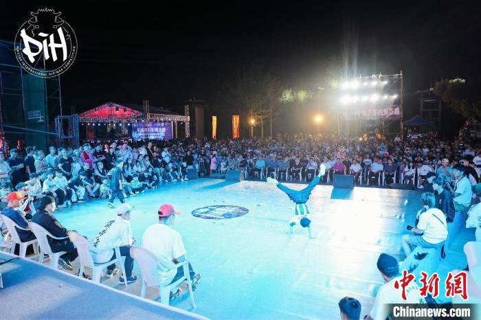 平遥古城千余名街舞高手齐聚共襄国际街舞盛会