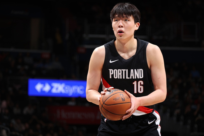 开拓者伤病潮下杨瀚森迎来首秀机会