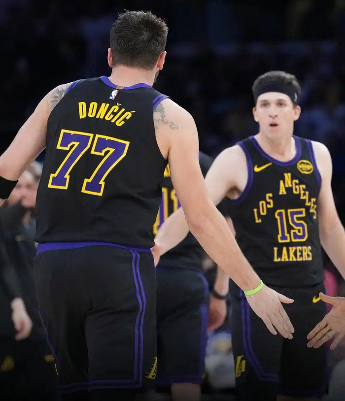 湖人主场大胜森林狼排名升至西部第四 东契奇里