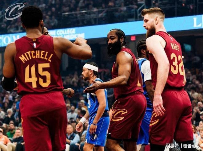 独行侠爆冷逆转骑士 弗拉格27+10引领大胜