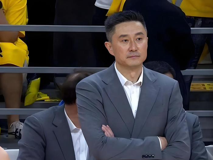 广东大胜四川遭质疑：张皓嘉38分钟仅得2分引争