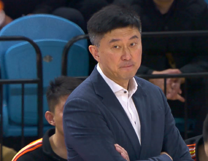 广东大胜四川遭质疑：张皓嘉38分钟仅得2分引争