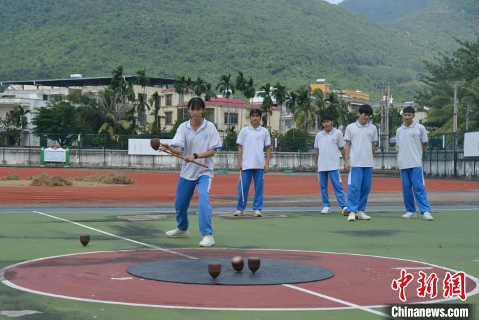 让民族文化薪火相传的三亚校园少数民族传统体