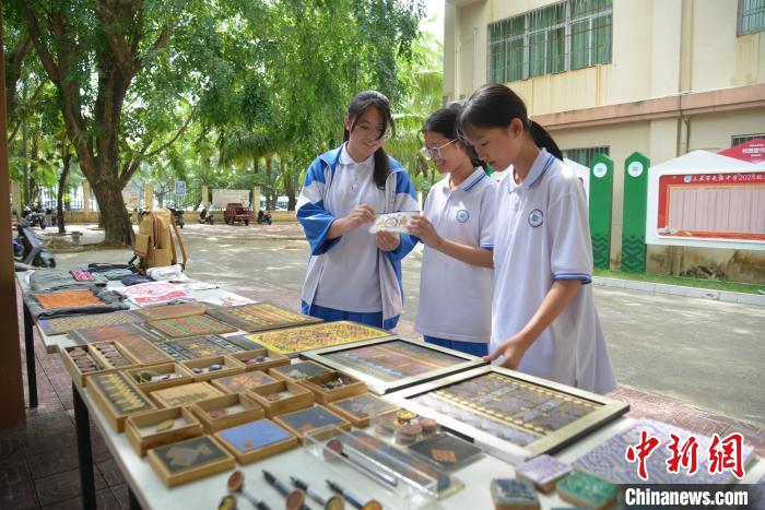 让民族文化薪火相传的三亚校园少数民族传统体