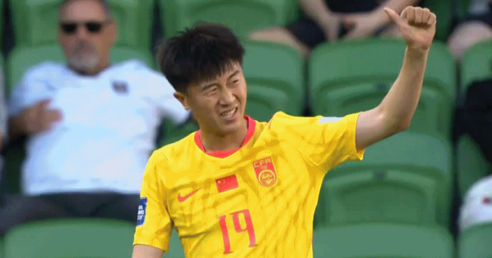 中国男足0-2负喀麦隆 邵佳一执教压力凸显