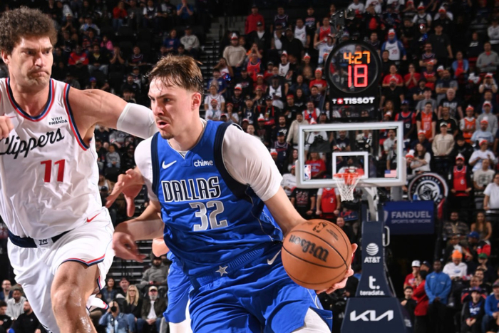 莱昂纳德三节打卡率队胜 独行侠新星弗拉格难阻