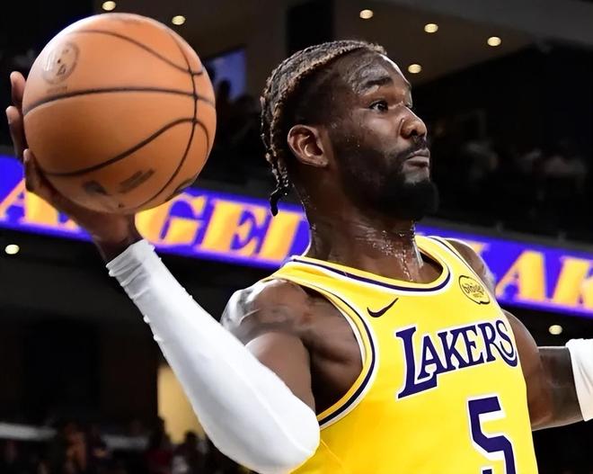 湖人全场压制火箭 詹姆斯28+8+7率队取胜